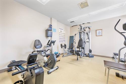 372-1260 Raymer Avenue, Kelowna, BC - Indoor Photo Showing Gym Room