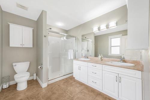 2-2100 Boucherie Road, West Kelowna, BC - Indoor Photo Showing Bathroom