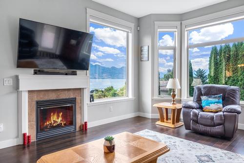 2-2100 Boucherie Road, West Kelowna, BC - Indoor Photo Showing Living Room With Fireplace