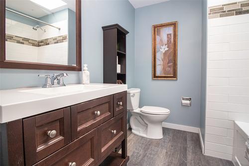 3764 Glenway Road, West Kelowna, BC - Indoor Photo Showing Bathroom