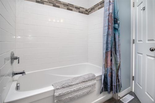 3764 Glenway Road, West Kelowna, BC - Indoor Photo Showing Bathroom