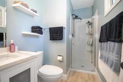 3764 Glenway Road, West Kelowna, BC - Indoor Photo Showing Bathroom