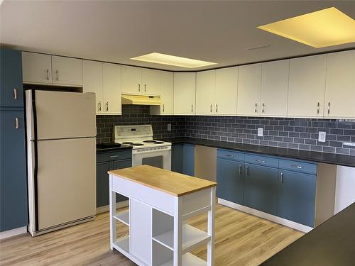 3764 Glenway Road, West Kelowna, BC - Indoor Photo Showing Kitchen