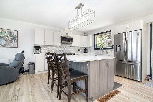 3764 Glenway Road, West Kelowna, BC - Indoor Photo Showing Kitchen With Upgraded Kitchen