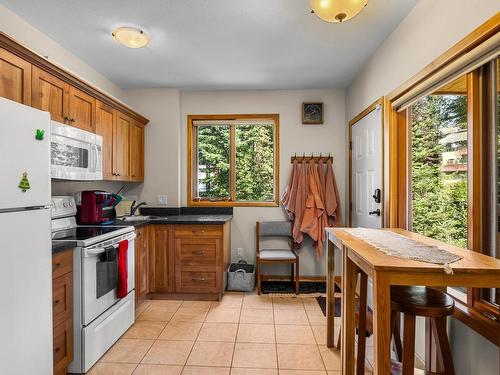 4101 Sundance Drive, Sun Peaks, BC - Indoor Photo Showing Kitchen