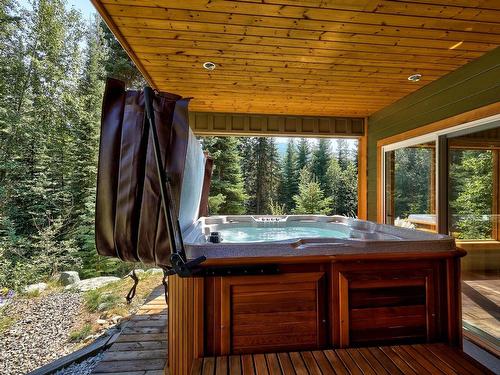 4101 Sundance Drive, Sun Peaks, BC - Outdoor With Exterior