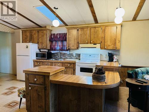 17 770 N 11Th Avenue, Williams Lake, BC - Indoor Photo Showing Kitchen