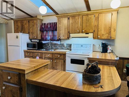 17 770 N 11Th Avenue, Williams Lake, BC - Indoor Photo Showing Kitchen