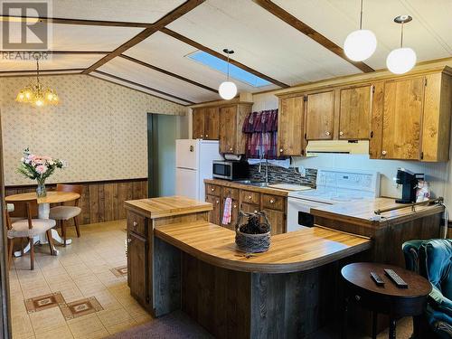 17 770 N 11Th Avenue, Williams Lake, BC - Indoor Photo Showing Kitchen