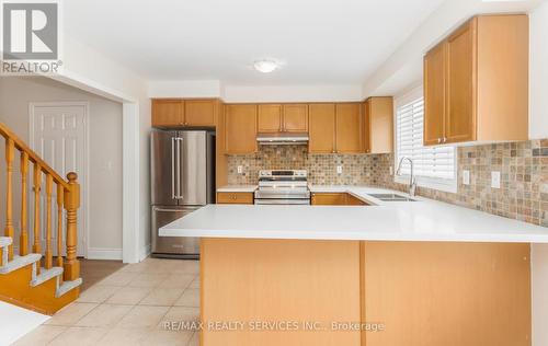 119 Decker Hollow Circle, Brampton, ON - Indoor Photo Showing Kitchen With Double Sink