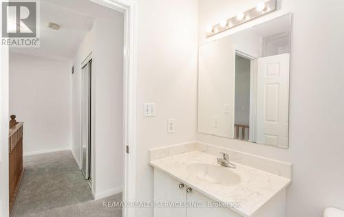 119 Decker Hollow Circle, Brampton, ON - Indoor Photo Showing Bathroom