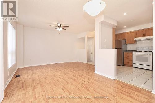 5 - 35 Malta Avenue, Brampton, ON - Indoor Photo Showing Kitchen