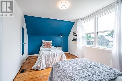 16 Burns Place, Hamilton (Raleigh), ON - Indoor Photo Showing Bedroom