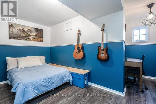 210 Dyer Drive, Wasaga Beach, ON - Indoor Photo Showing Bedroom