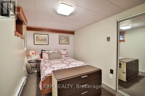 233 Sand Road, East Gwillimbury, ON - Indoor Photo Showing Bedroom