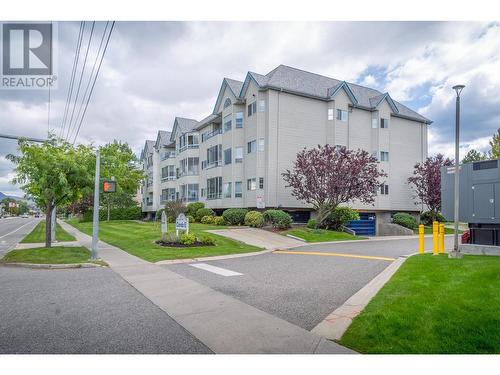 877 Klo Road Unit# 221, Kelowna, BC - Outdoor With Facade