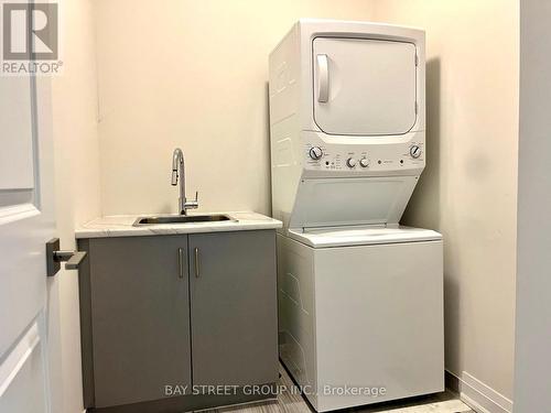 70 Salterton Circle, Vaughan (Maple), ON - Indoor Photo Showing Laundry Room