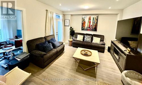 70 Salterton Circle, Vaughan (Maple), ON - Indoor Photo Showing Living Room