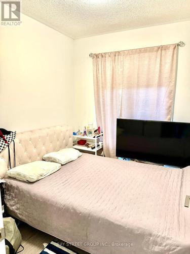 70 Salterton Circle, Vaughan (Maple), ON - Indoor Photo Showing Bedroom