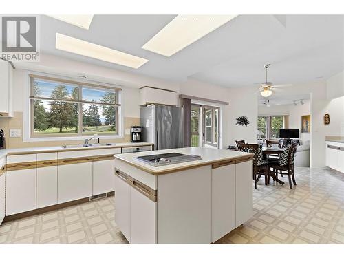 2645 Golf View Place, Blind Bay, BC - Indoor Photo Showing Kitchen With Double Sink