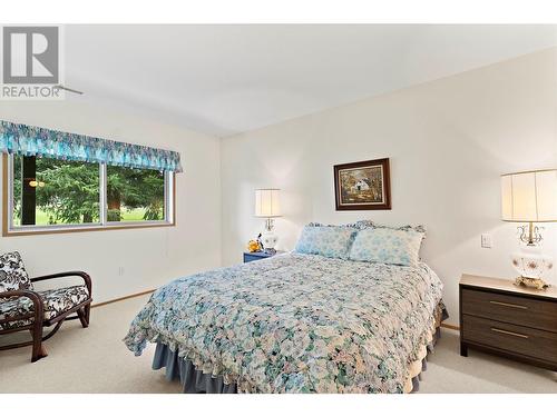 2645 Golf View Place, Blind Bay, BC - Indoor Photo Showing Bedroom