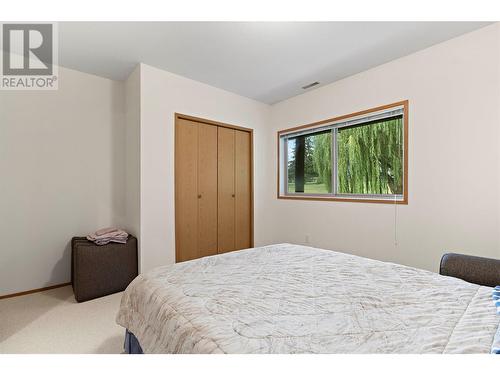 2645 Golf View Place, Blind Bay, BC - Indoor Photo Showing Bedroom