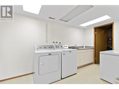 2645 Golf View Place, Blind Bay, BC - Indoor Photo Showing Laundry Room