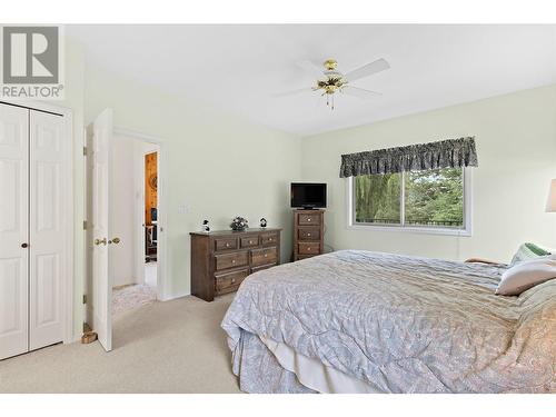 2645 Golf View Place, Blind Bay, BC - Indoor Photo Showing Bedroom