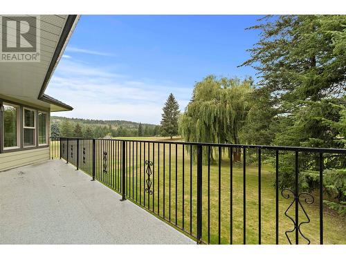 2645 Golf View Place, Blind Bay, BC - Outdoor With Exterior