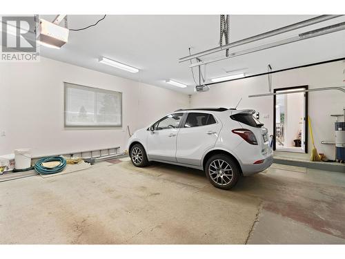 2645 Golf View Place, Blind Bay, BC - Indoor Photo Showing Garage