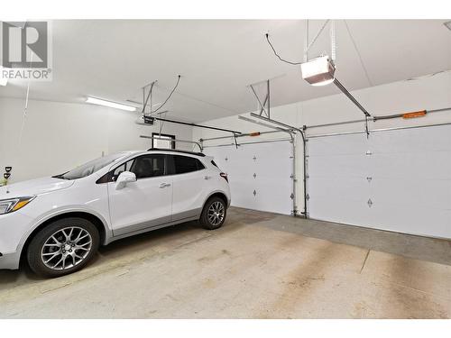 2645 Golf View Place, Blind Bay, BC - Indoor Photo Showing Garage