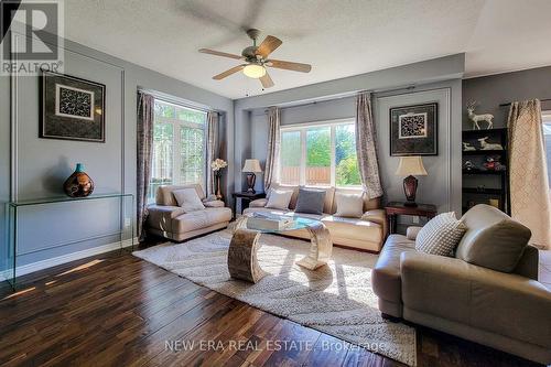 3 Hartland Road, Hamilton (Stoney Creek), ON - Indoor Photo Showing Living Room