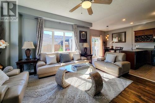 3 Hartland Road, Hamilton (Stoney Creek), ON - Indoor Photo Showing Living Room