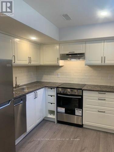 2 - 750 Paris Boulevard, Waterloo, ON - Indoor Photo Showing Kitchen