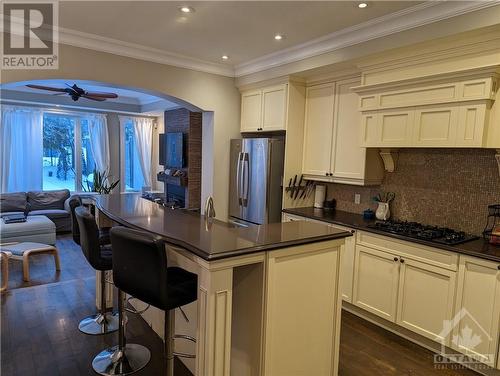 302 Byron Avenue, Ottawa, ON - Indoor Photo Showing Kitchen