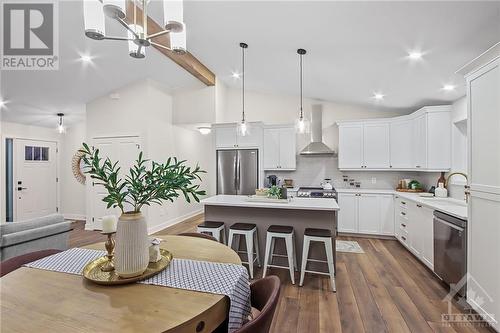 209 Trudeau Crescent, Russell, ON - Indoor Photo Showing Kitchen With Stainless Steel Kitchen With Upgraded Kitchen