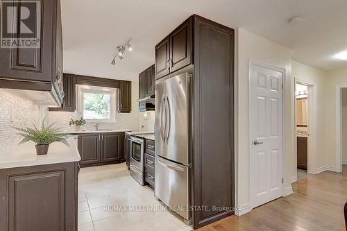 Main - 96 Baker Avenue, Richmond Hill (Crosby), ON - Indoor Photo Showing Kitchen