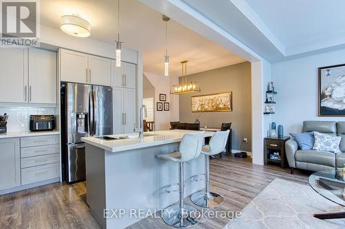 61 Waterview Lane, Grimsby, ON - Indoor Photo Showing Kitchen With Upgraded Kitchen