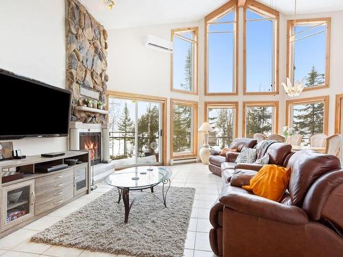 Living room - 49 Ch. Cadieux, La Minerve, QC - Indoor Photo Showing Living Room With Fireplace