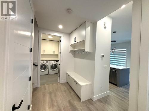 840 Wardlaw Avenue Unit# 4, Kelowna, BC - Indoor Photo Showing Laundry Room