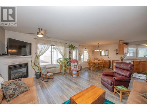 4740 20 Street Unit# 88, Vernon, BC - Indoor Photo Showing Living Room With Fireplace