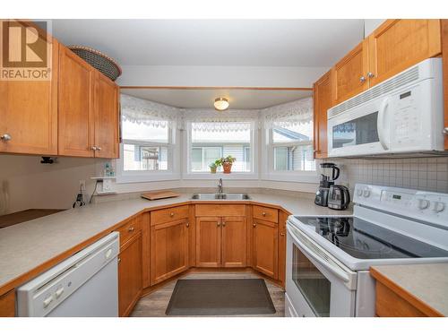 4740 20 Street Unit# 88, Vernon, BC - Indoor Photo Showing Kitchen With Double Sink