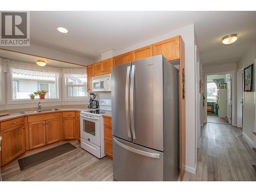 4740 20 Street Unit# 88, Vernon, BC - Indoor Photo Showing Kitchen With Double Sink