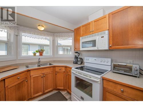 4740 20 Street Unit# 88, Vernon, BC - Indoor Photo Showing Kitchen With Double Sink