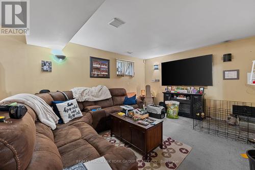 181 Moores Beach Road, Georgina (Virginia), ON - Indoor Photo Showing Living Room