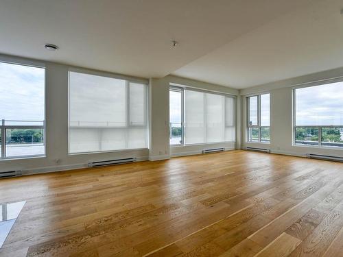 Living room - 801-510 Boul. Des Prairies, Laval (Laval-Des-Rapides), QC - Indoor Photo Showing Other Room