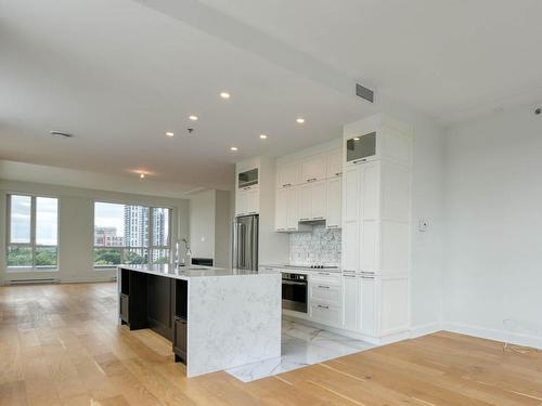 Kitchen - 801-510 Boul. Des Prairies, Laval (Laval-Des-Rapides), QC - Indoor Photo Showing Kitchen With Upgraded Kitchen