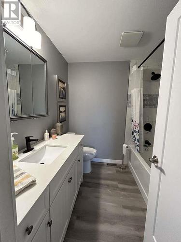 1250 9Th Avenue, Valemount, BC - Indoor Photo Showing Bathroom