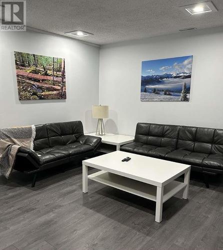 1250 9Th Avenue, Valemount, BC - Indoor Photo Showing Living Room