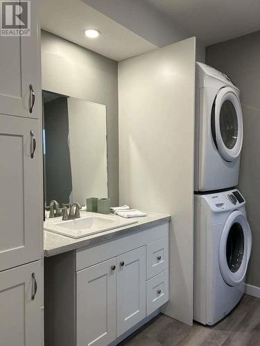 1250 9Th Avenue, Valemount, BC - Indoor Photo Showing Laundry Room